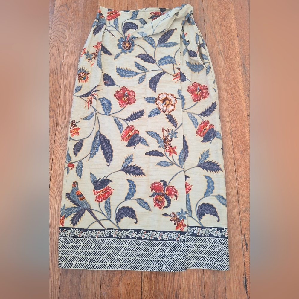 Talbots Cream Midi Wrap Skirt with Navy And Coral and Floral Print Size 10